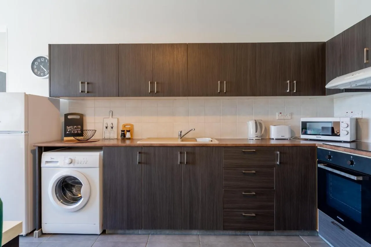 Emerald'S 2-Bedroom Apartment In Larnaca Cyprus