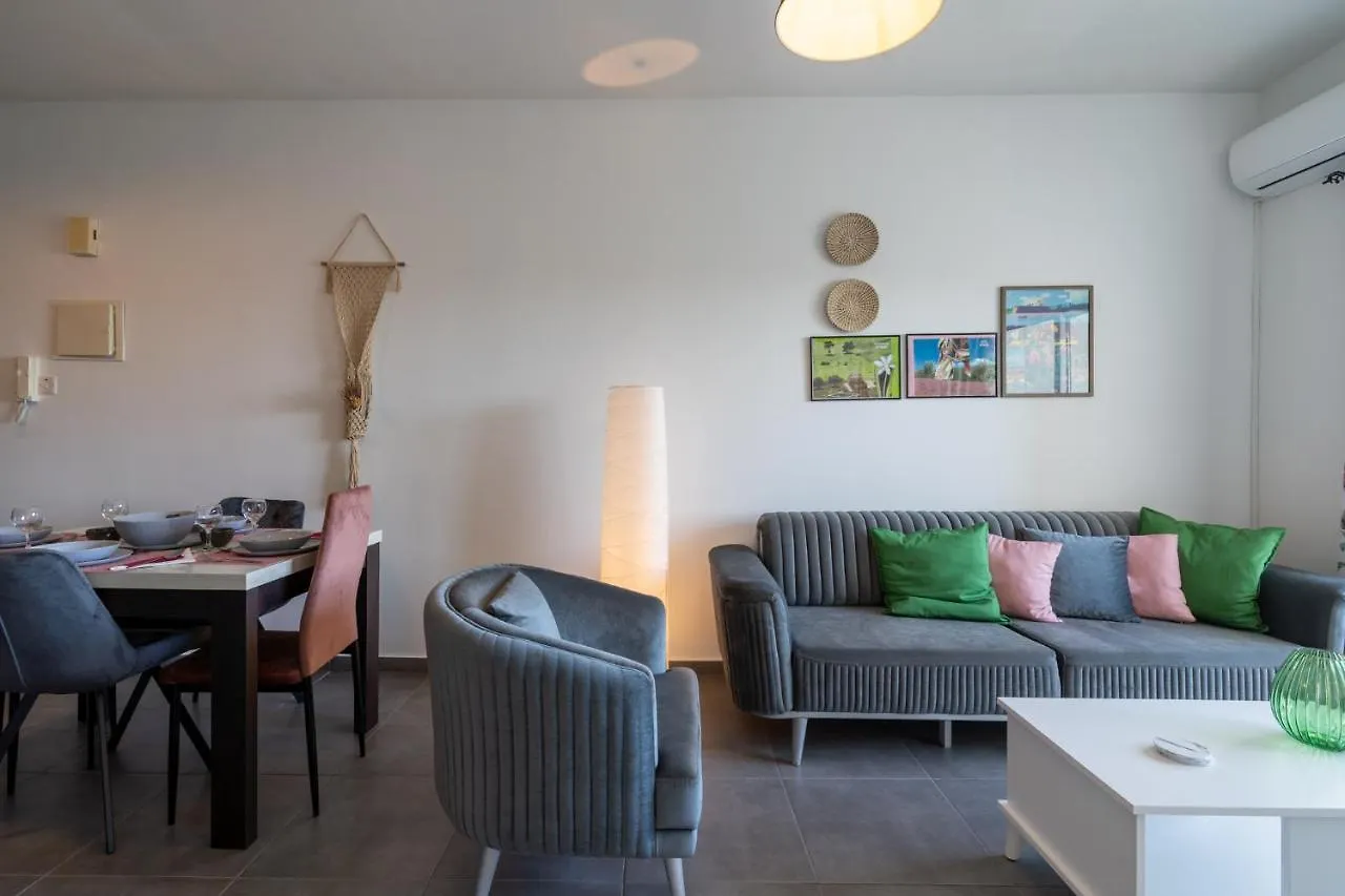 Emerald'S 2-Bedroom Apartment In Larnaca