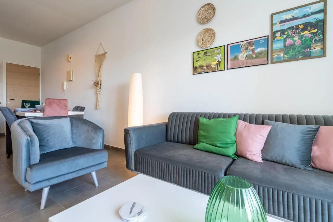 Emerald'S 2-Bedroom Apartment In Larnaca Cyprus